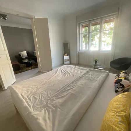 B20 Sun 100 M2 * Budapest
