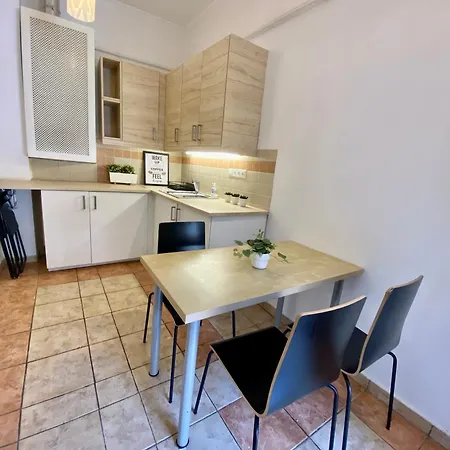 B20 Sun 100 M2 Apartment